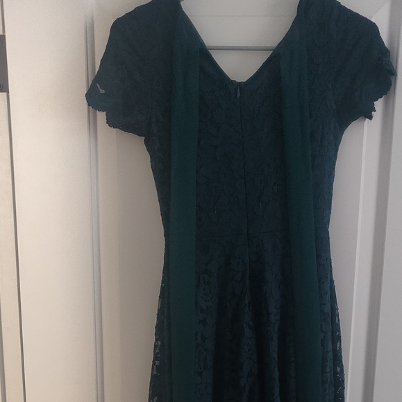 Long green lace prom dress - Picture 2 of 3